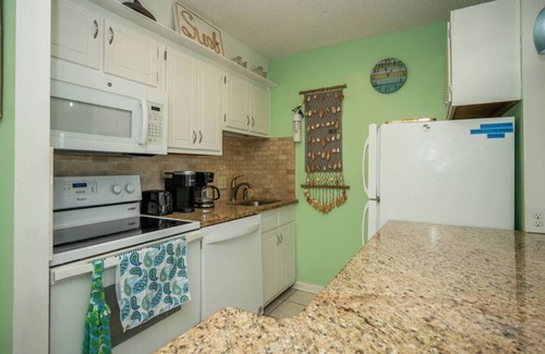 Northeast Virginia Beach Condo | NEW! Oceanfront Condo/Beach/Pool/Jet Ski/Boat