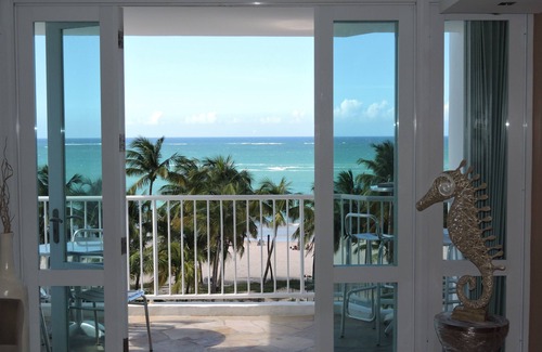 Isla Verde Apartment | New Oceanfront Dream apartment on the beach of Isla Verde!