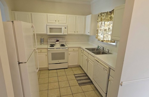 North Myrtle Beach Condo | New on Market.Wonderful 2 bedroom 2 bath Pet friendly Condo in Barefoot landing