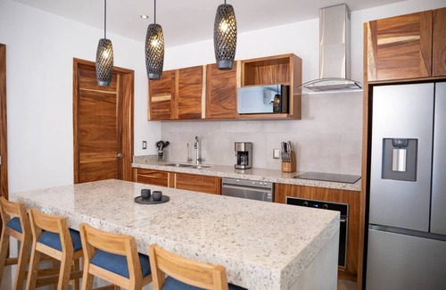 Santa Maria Huatulco Condo | New One Bedroom Walking Distance to Harbor, Park, Beach and Restaurants.