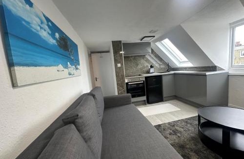 Ravenscourt Park Apartment | NEW One Bedroom Apartment In Chiswick
