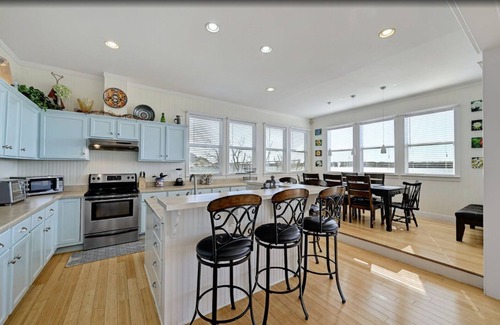 Kingsland House | NEW! OPEN WATER, POOL, OUTDOOR KITCHEN, KAYAKS