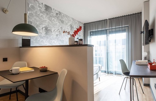 Frankfurt Airport Area House | NEW OPENING / Frankfurt Airport / Design-Serviced-Apartment / XTRA SMART 23 qm