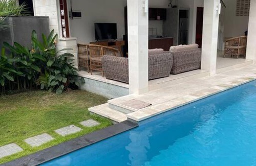 Berawa Villa | New Openning! Woo Bali villa Cozy Pool villa Canggu Berawa
