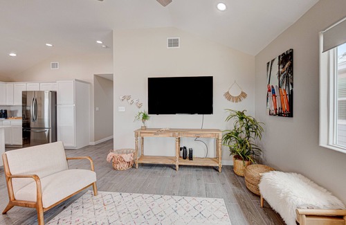 Port Aransas House | NEW Orange Crush Private Pool 3 King beds+bunk