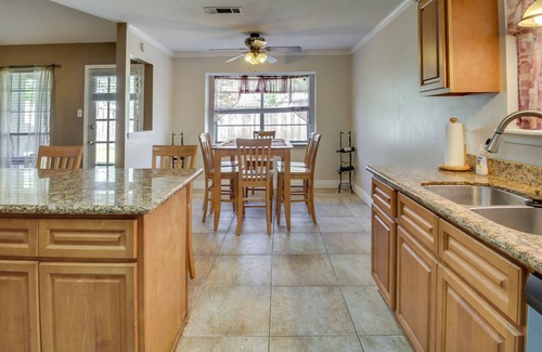 Old Aurora House | New Orleans Home w/Backyard Near French Quarter