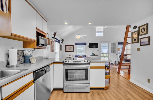 Cape Charles Cottage | NEW! Oyster Cottage in Historic Fishing Village