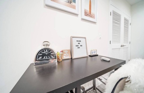 Hollywood Apartment | New Palm Tree Paradise 3 Bed Apt by Sofi and LAX