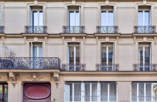 Quartier de la Porte-Saint-Denis Apartment | NEW Paradis - 2Bdrs Flat with AC, in the Heart of Paris