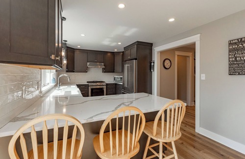 Paradise Point House | New! Paradise Gathering: Lakefront, Hot Tub, Fireplace, Grill!