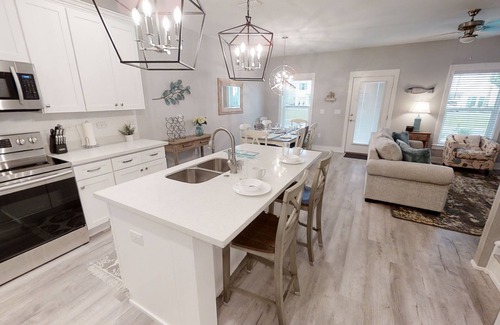 El Centro Beach House | NEW PCB HOUSE Close to Beach BBQ Grill, Neighborhood Pool, Free Golf Daily!