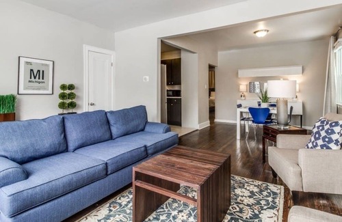 Detroit House | NEW! Peaceful 6BD Family Retreat | University District