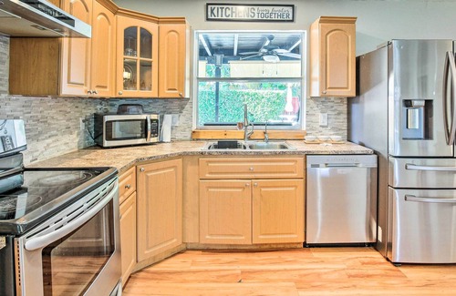 Pembroke Pines House | NEW! Pembroke Pines Place w/ Tiki Bar & Pool