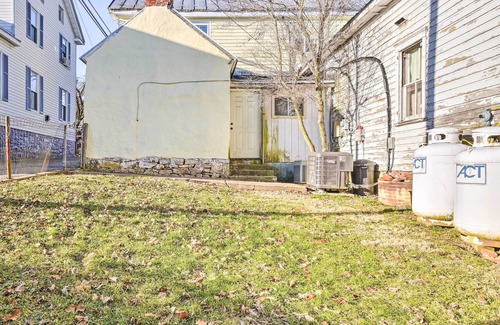 Sharpsburg House | NEW! Pet-Friendly Sharpsburg Home - Fenced-In Yard