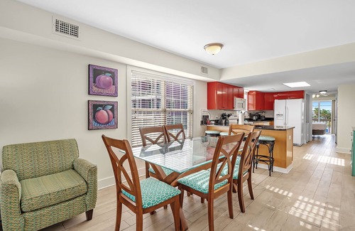 Gulf Shores House | 🥳 New Pics! 🥰 Beach Axis, West. 5BR Beachfront Beauty. Pool. Perfect location.