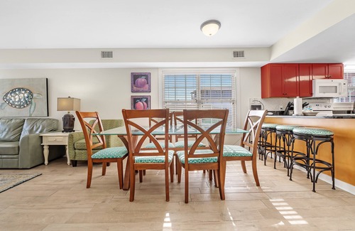 Gulf Shores House | 🥳 New Pics! 🥰 Beach Axis, West. 5BR Beachfront Beauty. Pool. Perfect location.