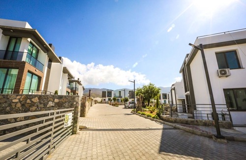 Karavas Apartment | New picturesque appartnent by the pool side c1-2