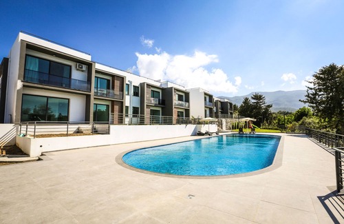 Karavas Apartment | New picturesque appartnent by the pool side c1-2