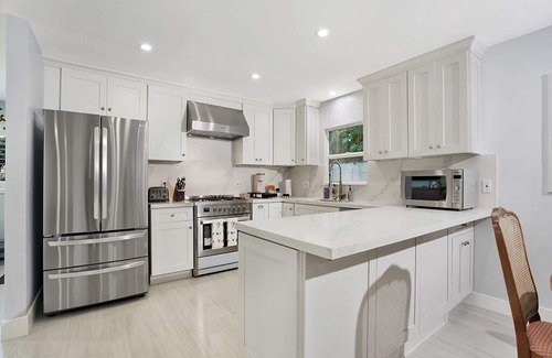 Lido Isle Apartment | New Port Beach -Lido Isle-Beach vacation at its best!