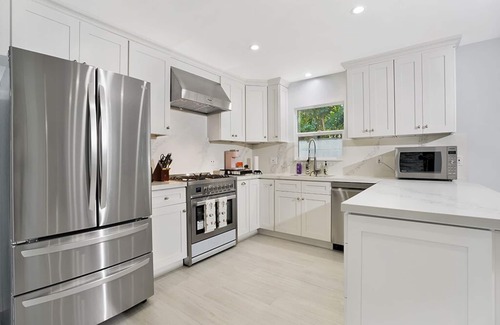 Lido Isle Apartment | New Port Beach -Lido Isle-Beach vacation at its best!