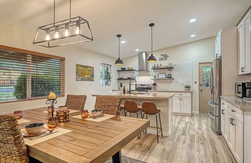West Sedona House | New! Prime Location/Fireplace/Private Yard