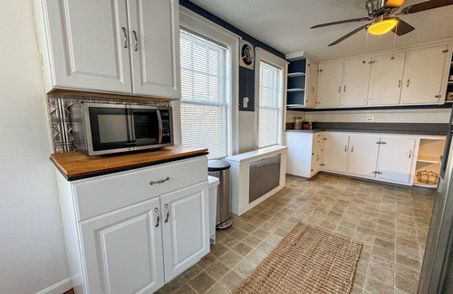 Manchester Apartment | NEW - Private Patio - 1st Floor - Mins to Downtown - Hospitals - Explore NH