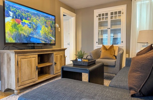 Manchester Apartment | NEW - Private Patio - 1st Floor - Mins to Downtown - Hospitals - Explore NH