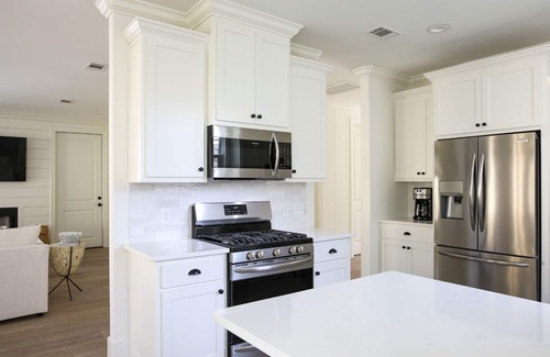 Saint Simons Island House | NEW, Private Pool, FREE Golf Carts, Blocks from Beach, 5-bedrooms, FREE Bikes