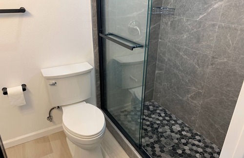 Santa Clara House | New Private Studio with Bed, attached bathroom and kitchen with SS appliances.