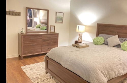 Bonanza House | ★ NEW PRIVATE WORK/TRAVEL SUITE in Laredo! ★