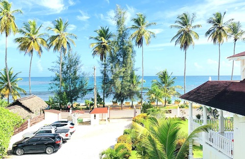 La Iglesia Condo | ❤︎ NEW ! *PROMO* Beachfront sunsets w/Starlink WIFI *WFH*❤︎n