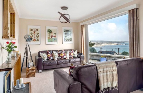 Newlyn House | *New Property* Indoor Swimming Pool, Sea Views and Great Location