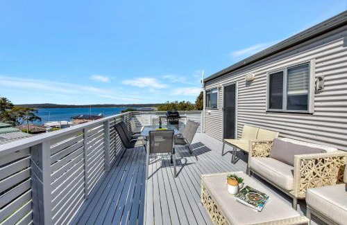 Sunshine House | New Property Seabreeze Bungalow - Lakeview Sunset Delight at Sunshine on Lake Macquarie