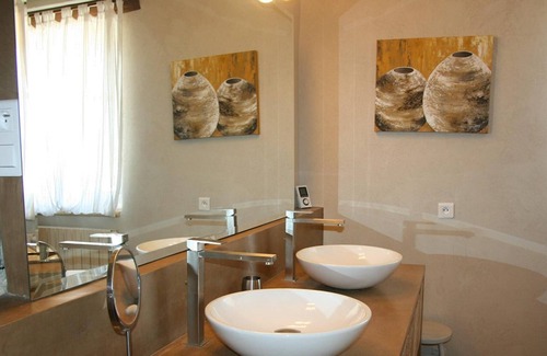 La Bastide-d'Engras House | NEW! Provence charm, near Uzès, beautiful gardens and pool, 18th C Mas, A/C