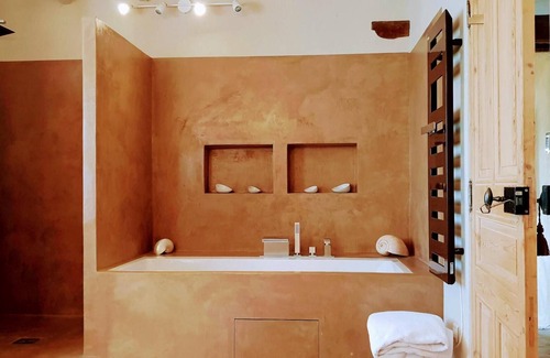 La Bastide-d'Engras House | NEW! Provence charm, near Uzès, beautiful gardens and pool, 18th C Mas, A/C