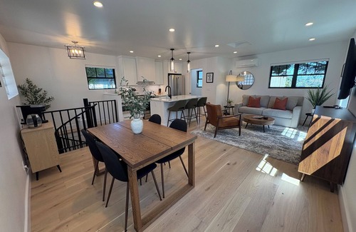 Seattle House | NEW ~ Queen Anne City Escape - 1 bed, 1.5 bath, dog friendly, 1 parking space