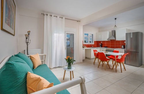 Limenas Chersonisou House | New, quiet house close to the sea with private garden & private parking.
