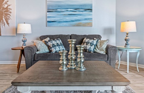 Indian Bayou Condo | New Redecorated Florida Condo w/ Amazing Views