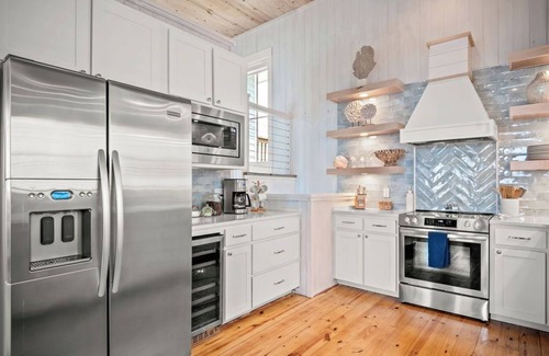 Port Aransas House | New Reel Beachin PvtHeatedPool Golf Cart Sleeps 12