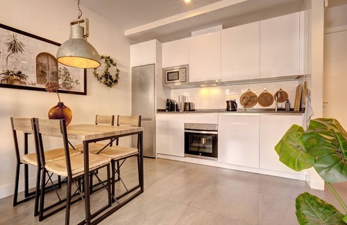 Fuengirola City Centre Apartment | New Relaxed 2 Bed Fuengirola City Beach Retreat