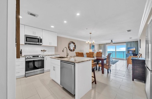Crystal Beach Condo | NEW REMODEL - Beachfront~2 King Suites~GREAT REVIEWS~Family Resort w/Pool