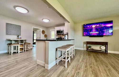 Trenton House | New remodel exquisite master suite Trenton, Ohio