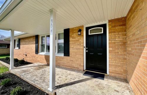 Trenton House | New remodel exquisite master suite Trenton, Ohio