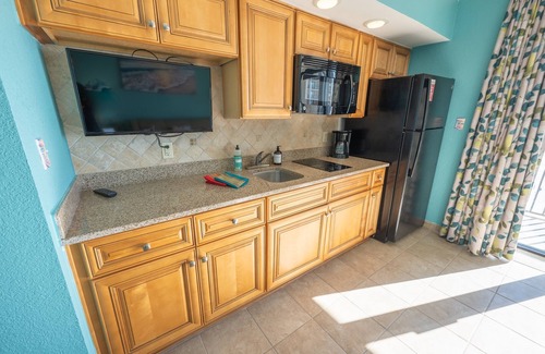 Windy Hill Condo | New Remodeled Oceanfront, Beach Cove Direct Views!