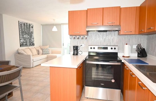 Jarealito Apartment | New Remodeled Ocean view, Beach Front Apartment