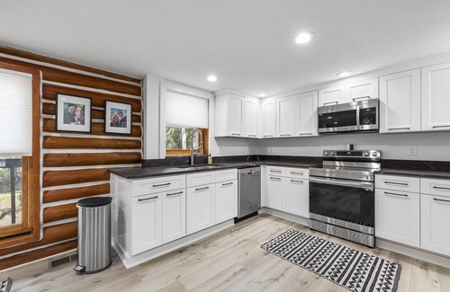 Chiefland Cabin | NEW! Remodeled River Retreat Cabin-Beautiful views right on the Suwannee River