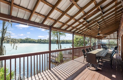 Chiefland Cabin | NEW! Remodeled River Retreat Cabin-Beautiful views right on the Suwannee River