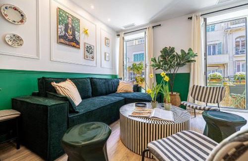 Jean-Medecin Apartment | NEW! Remodeled & Spacious 4 Bedroom - 3 Bath - Heart of Nice - AC in all rooms - With a large elevator