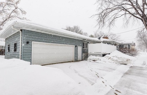 Fargo House | NEW Remodeled Townhome in Central Fargo