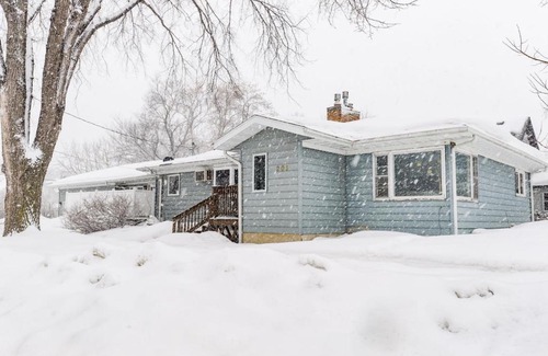 Fargo House | NEW Remodeled Townhome in Central Fargo